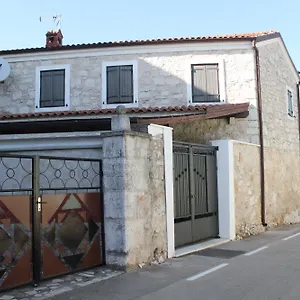 https://apartman-zovic-vrsar.in-istria.net